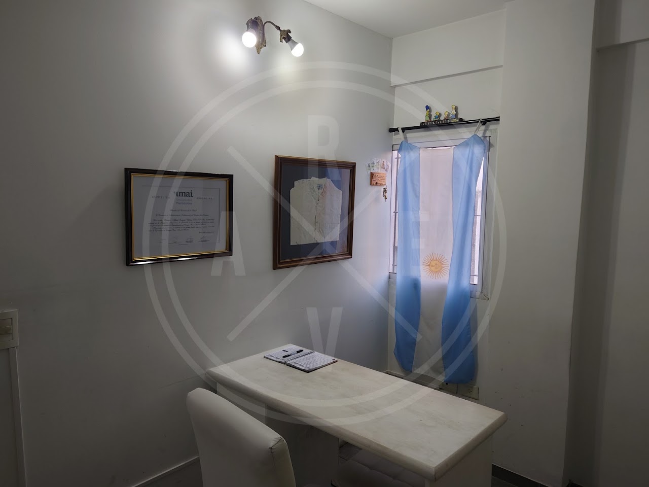 Sala de espera cálida y relajante